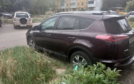 Toyota RAV4, 2017 год, 2 450 000 рублей, 4 фотография