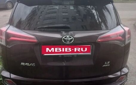 Toyota RAV4, 2017 год, 2 450 000 рублей, 5 фотография