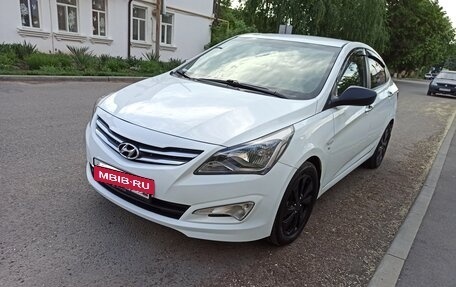 Hyundai Solaris II рестайлинг, 2015 год, 885 000 рублей, 4 фотография