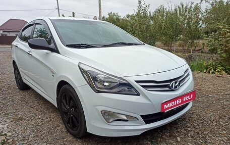 Hyundai Solaris II рестайлинг, 2015 год, 885 000 рублей, 3 фотография