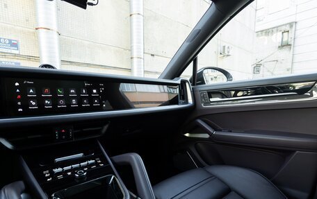 Porsche Cayenne III, 2025 год, 25 000 000 рублей, 19 фотография