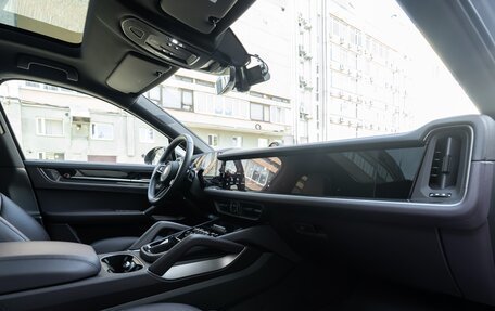Porsche Cayenne III, 2025 год, 25 000 000 рублей, 15 фотография