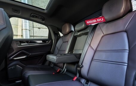 Porsche Cayenne III, 2025 год, 25 000 000 рублей, 16 фотография