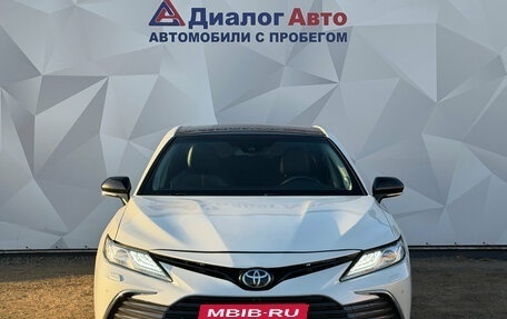 Toyota Camry, 2020 год, 2 340 000 рублей, 2 фотография