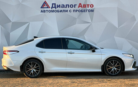 Toyota Camry, 2020 год, 2 340 000 рублей, 4 фотография