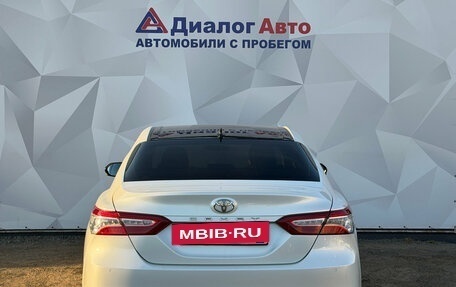 Toyota Camry, 2020 год, 2 340 000 рублей, 6 фотография