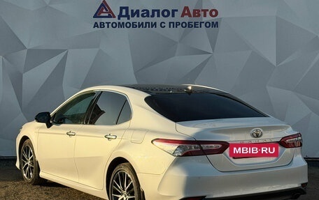 Toyota Camry, 2020 год, 2 340 000 рублей, 7 фотография