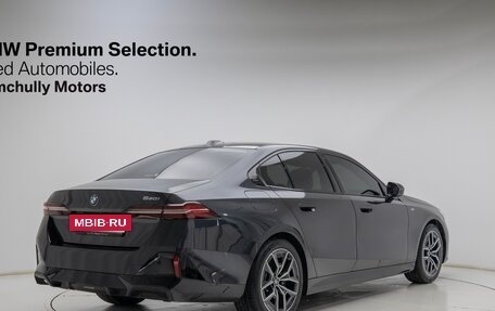 BMW 5 серия, 2024 год, 5 699 000 рублей, 3 фотография