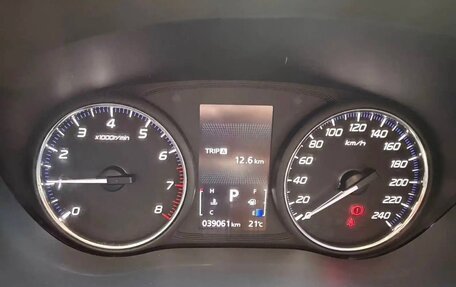 Mitsubishi Outlander III рестайлинг 3, 2022 год, 2 200 000 рублей, 10 фотография