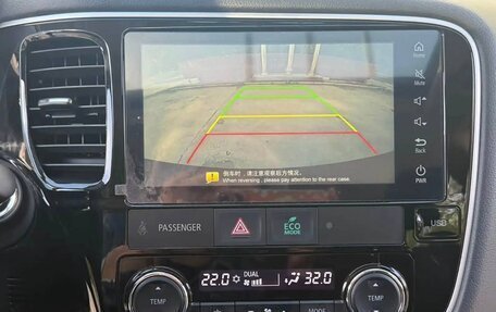 Mitsubishi Outlander III рестайлинг 3, 2022 год, 2 200 000 рублей, 11 фотография