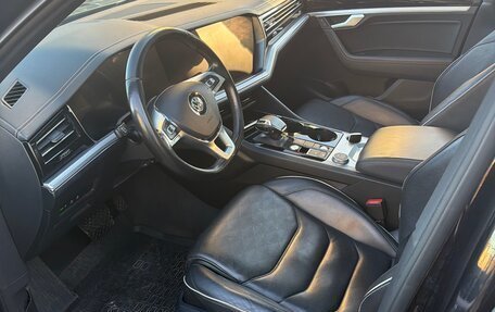 Volkswagen Touareg III, 2019 год, 4 230 000 рублей, 5 фотография