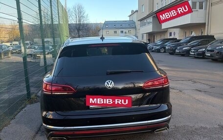 Volkswagen Touareg III, 2019 год, 4 230 000 рублей, 3 фотография
