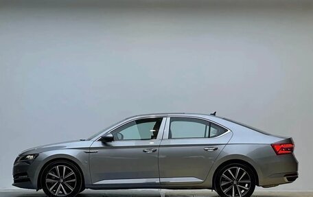 Skoda Superb III рестайлинг, 2023 год, 2 300 000 рублей, 6 фотография