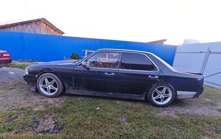 Nissan Laurel VIII, 1993 год, 250 000 рублей, 2 фотография