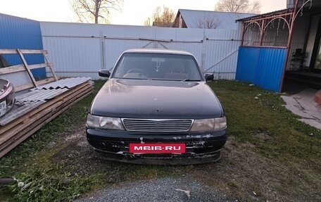 Nissan Laurel VIII, 1993 год, 250 000 рублей, 5 фотография