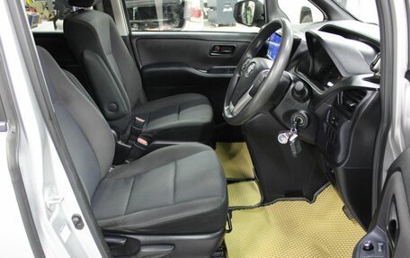 Toyota Noah III, 2014 год, 1 617 000 рублей, 9 фотография