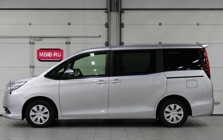 Toyota Noah III, 2014 год, 1 617 000 рублей, 8 фотография