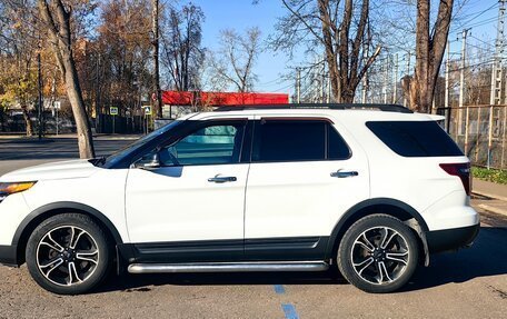 Ford Explorer V рестайлинг, 2013 год, 1 650 000 рублей, 2 фотография