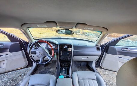 Chrysler 300C II, 2006 год, 850 000 рублей, 17 фотография