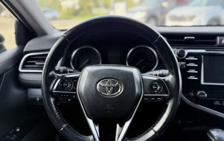 Toyota Camry, 2018 год, 2 050 000 рублей, 11 фотография