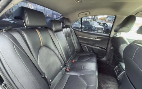 Toyota Camry, 2018 год, 2 050 000 рублей, 17 фотография