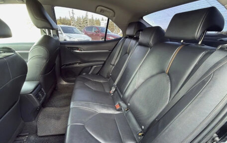 Toyota Camry, 2018 год, 2 050 000 рублей, 18 фотография