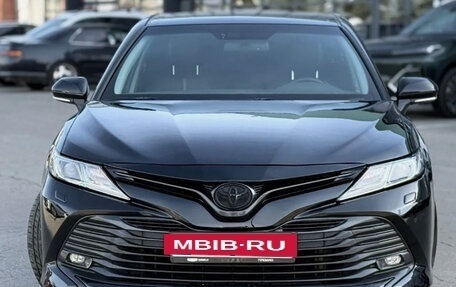 Toyota Camry, 2018 год, 2 050 000 рублей, 2 фотография