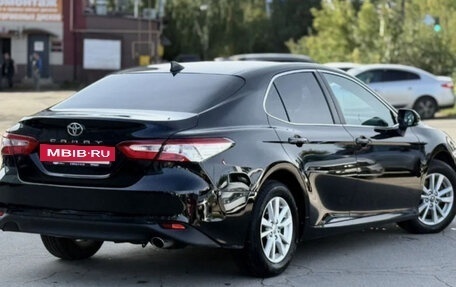 Toyota Camry, 2018 год, 2 050 000 рублей, 8 фотография