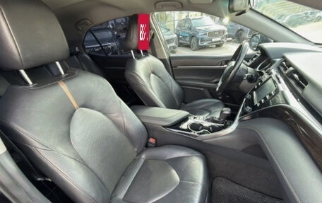 Toyota Camry, 2018 год, 2 050 000 рублей, 16 фотография