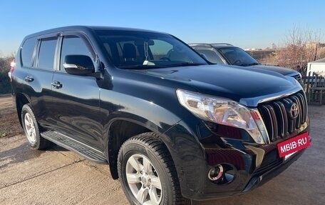 Toyota Land Cruiser Prado 150 рестайлинг, 2016 год, 3 850 000 рублей, 5 фотография