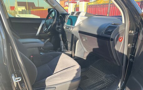 Toyota Land Cruiser Prado 150 рестайлинг, 2016 год, 3 850 000 рублей, 9 фотография