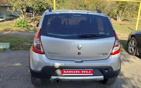 Renault Sandero I, 2013 год, 650 000 рублей, 2 фотография