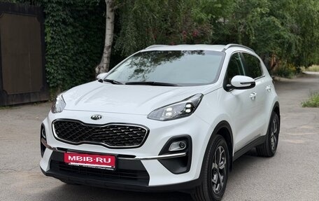KIA Sportage IV рестайлинг, 2020 год, 2 550 000 рублей, 15 фотография
