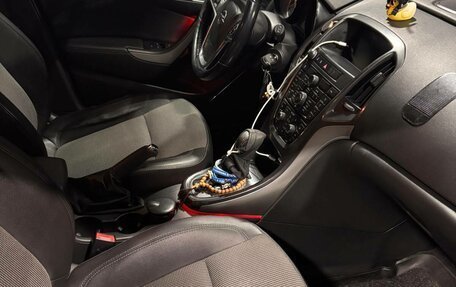 Opel Astra J, 2012 год, 700 000 рублей, 9 фотография