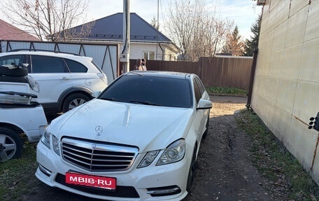 Mercedes-Benz E-Класс, 2012 год, 1 200 000 рублей, 5 фотография
