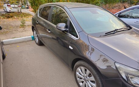 Opel Astra J, 2013 год, 350 000 рублей, 2 фотография