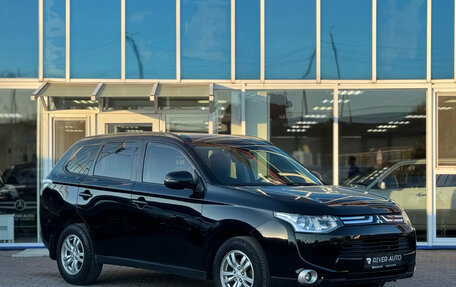 Mitsubishi Outlander III рестайлинг 3, 2013 год, 1 280 000 рублей, 2 фотография