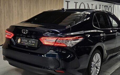 Toyota Camry, 2018 год, 2 750 000 рублей, 9 фотография