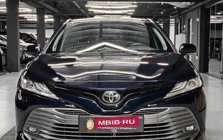Toyota Camry, 2018 год, 2 750 000 рублей, 2 фотография