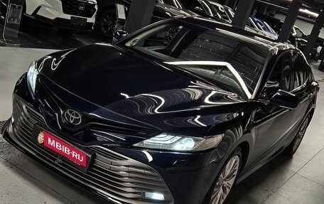 Toyota Camry, 2018 год, 2 750 000 рублей, 4 фотография
