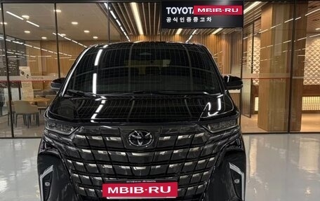 Toyota Alphard, 2023 год, 10 500 000 рублей, 3 фотография