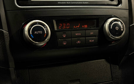 Mitsubishi Pajero IV рестайлинг 2, 2012 год, 2 200 000 рублей, 10 фотография