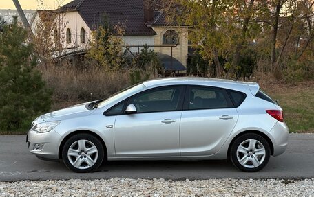 Opel Astra J, 2011 год, 815 000 рублей, 2 фотография