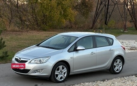 Opel Astra J, 2011 год, 815 000 рублей, 9 фотография