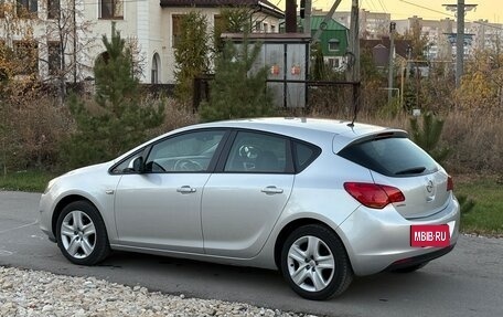 Opel Astra J, 2011 год, 815 000 рублей, 3 фотография