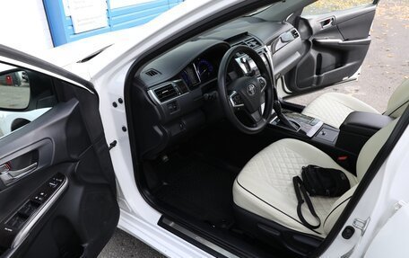 Toyota Camry, 2017 год, 1 999 000 рублей, 16 фотография