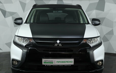 Mitsubishi Outlander III рестайлинг 3, 2016 год, 1 849 000 рублей, 2 фотография