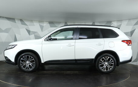 Mitsubishi Outlander III рестайлинг 3, 2016 год, 1 849 000 рублей, 8 фотография