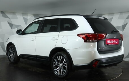 Mitsubishi Outlander III рестайлинг 3, 2016 год, 1 849 000 рублей, 7 фотография