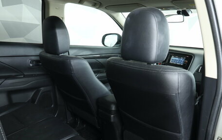 Mitsubishi Outlander III рестайлинг 3, 2016 год, 1 849 000 рублей, 26 фотография